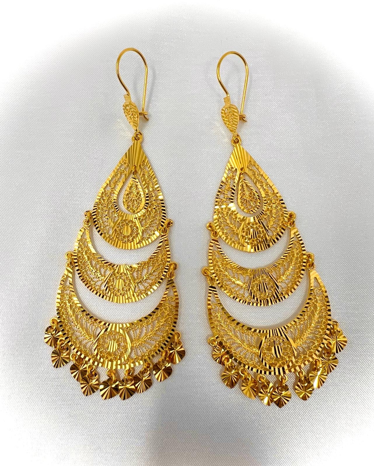 21K Gold Earrings -Weight: 19.10 grams