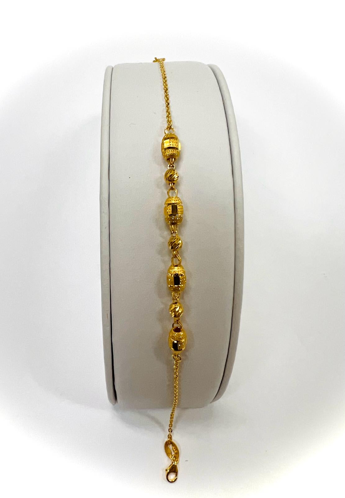 21K Gold - Weight: 4.20 grams