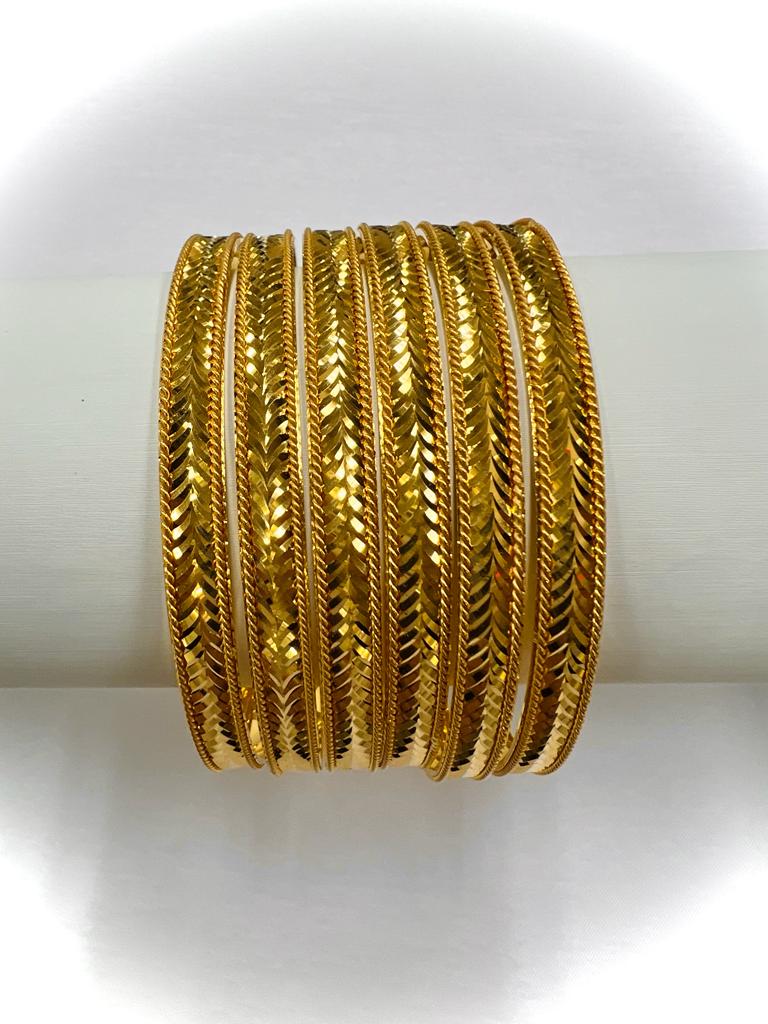 21k Gold - Weight: 100.30 grams