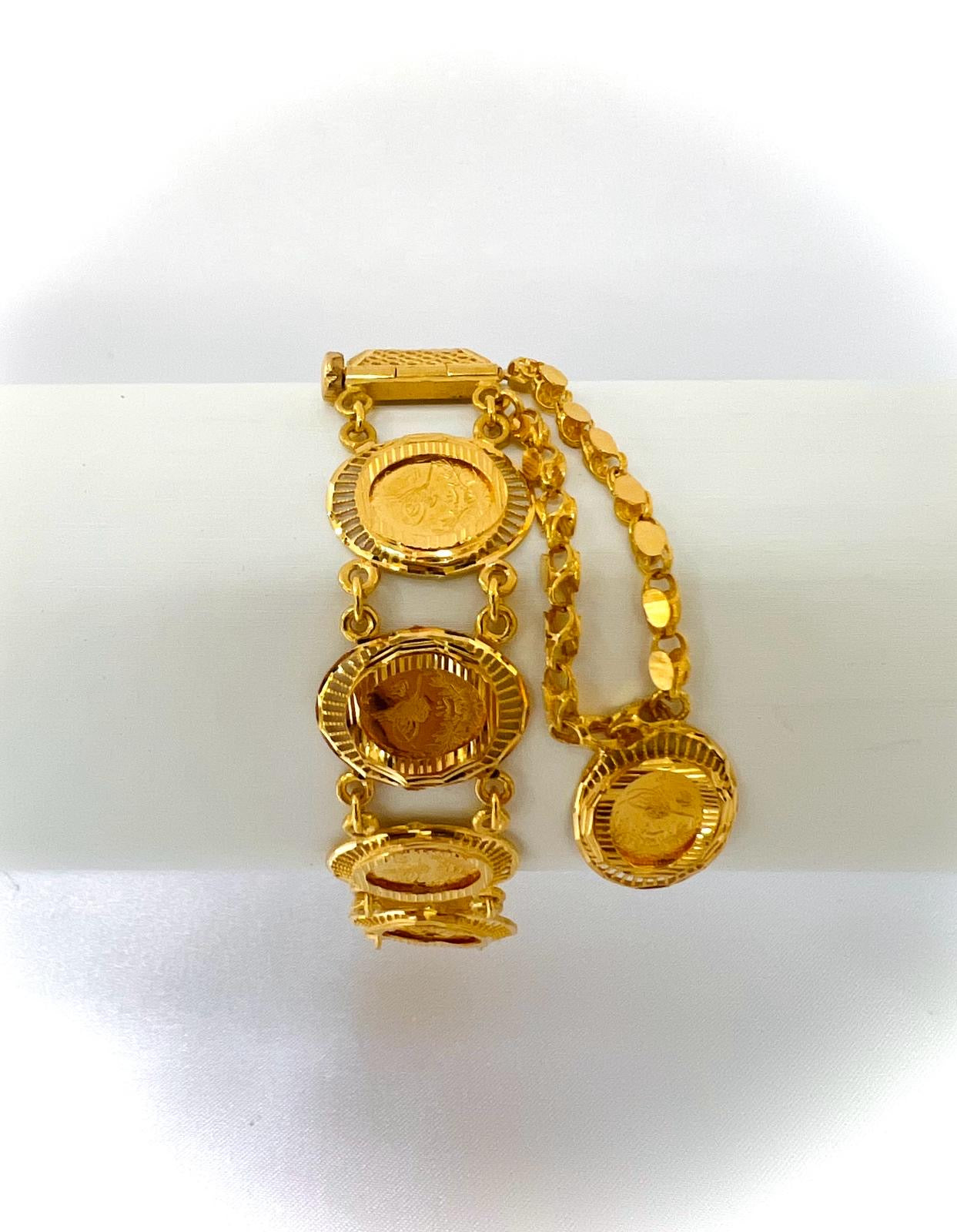 21K Gold - Weight: 24.30 grams