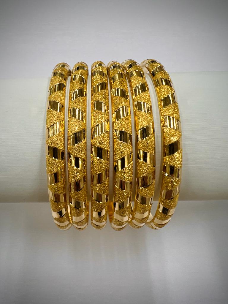 21k Gold - Weight: 57.70 grams