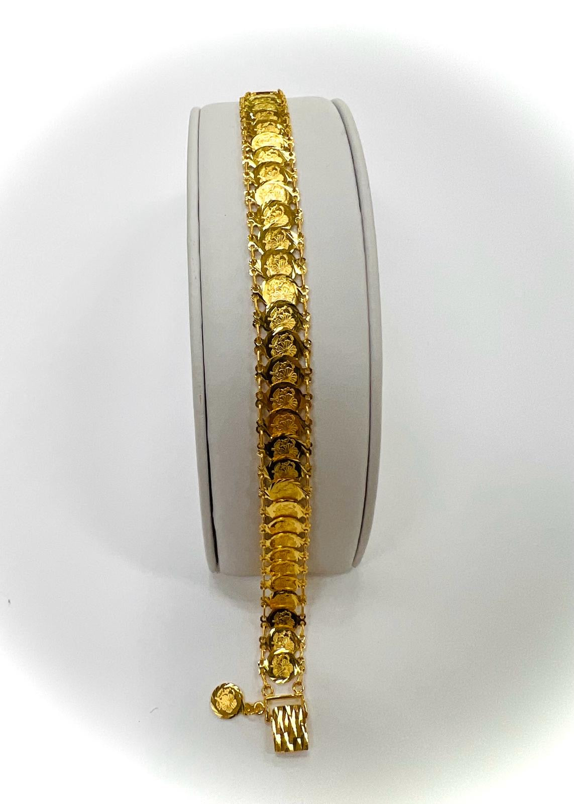 21K Gold - Weight: 14.10 grams