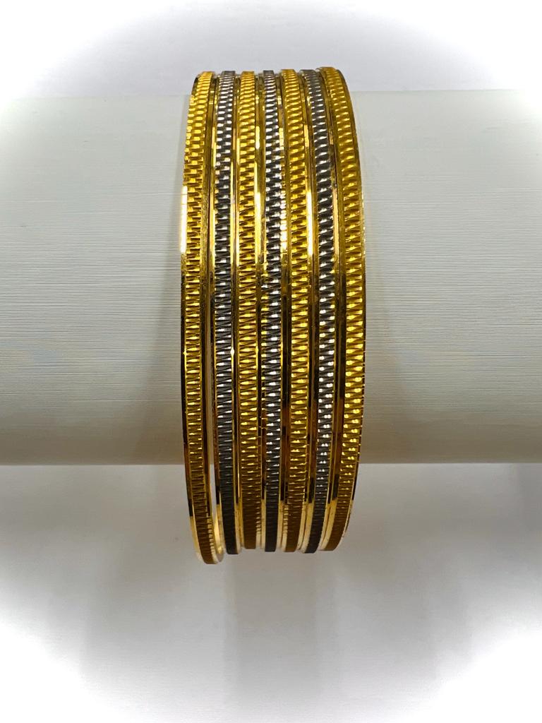 21k Gold - Weight: 69.70 grams