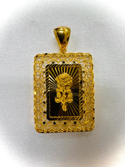 21k Gold Weight: 8.50 grams