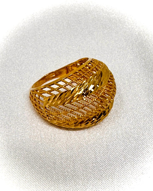 21k Gold Weight: 6.50 grams