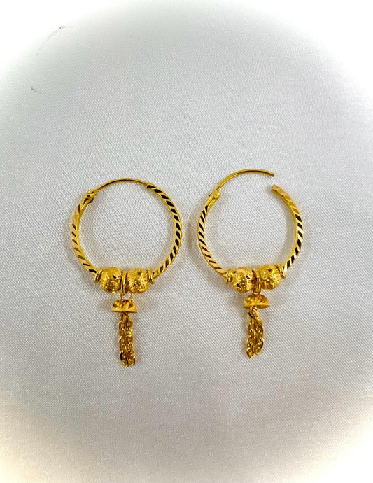 21K Gold Earrings -Weight: 4.50 grams