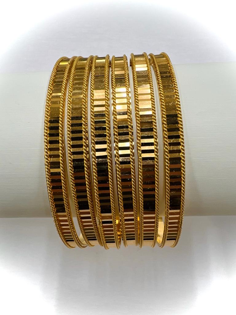 21k Gold - Weight:  93.30 grams