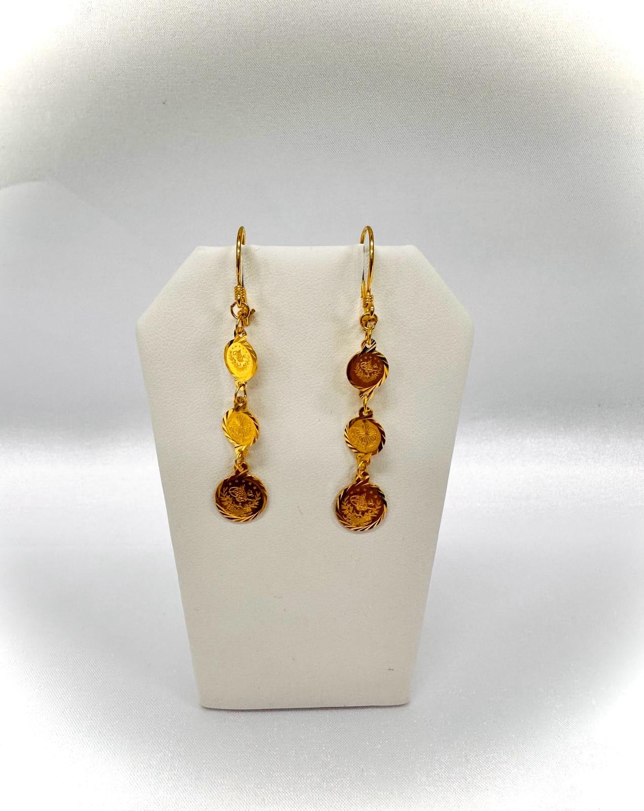 21K Gold Earrings -Weight: 4.30 grams