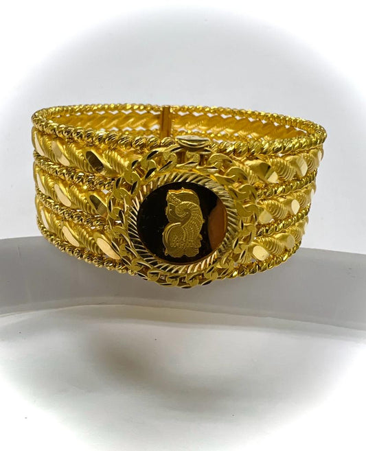 21k Gold - Weight: 56.40 gram